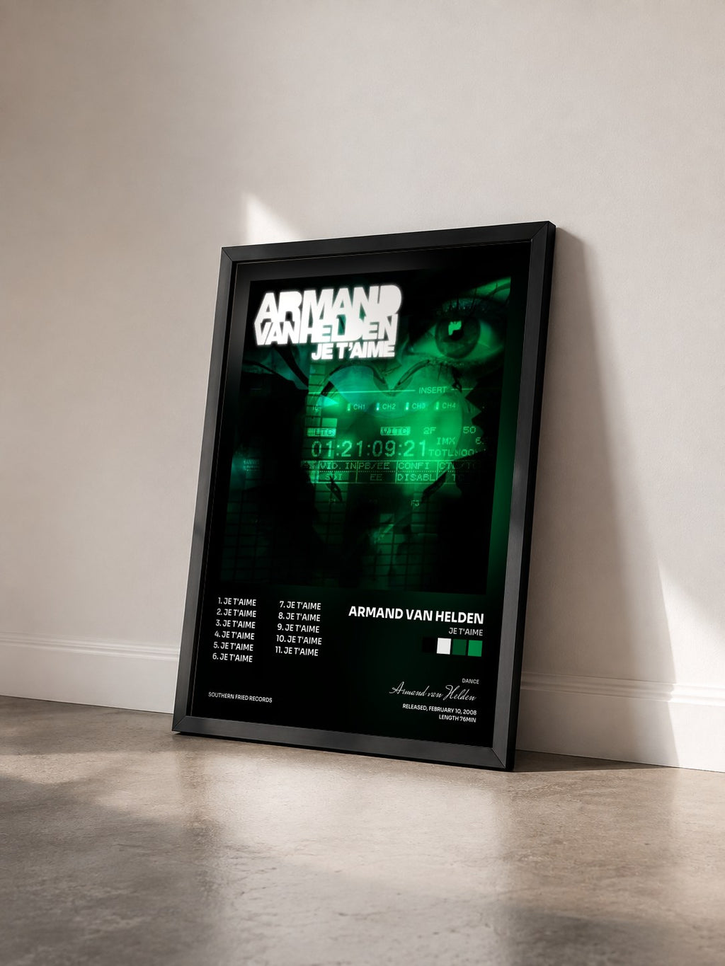 #noir Tableau de l'album Je T'aime de Armand van Helden vu de trois quarts, cadre noir