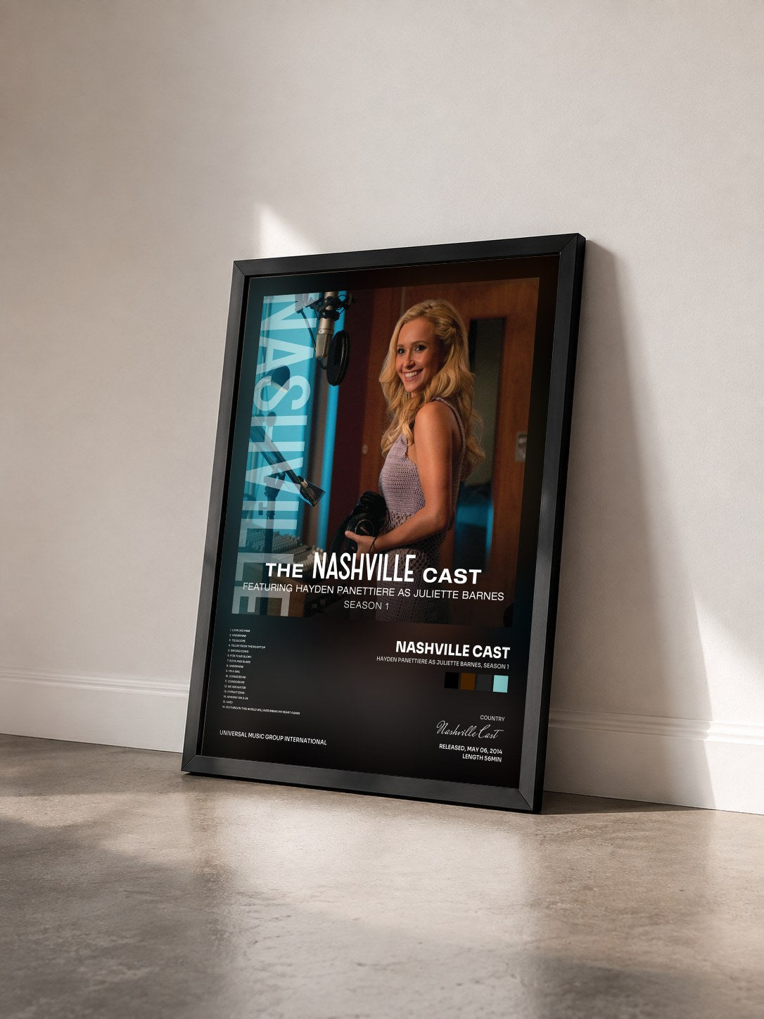 #noir Tableau de l'album Hayden Panettiere As Juliette Barnes, Season 1 de Nashville Cast vu de trois quarts, cadre noir