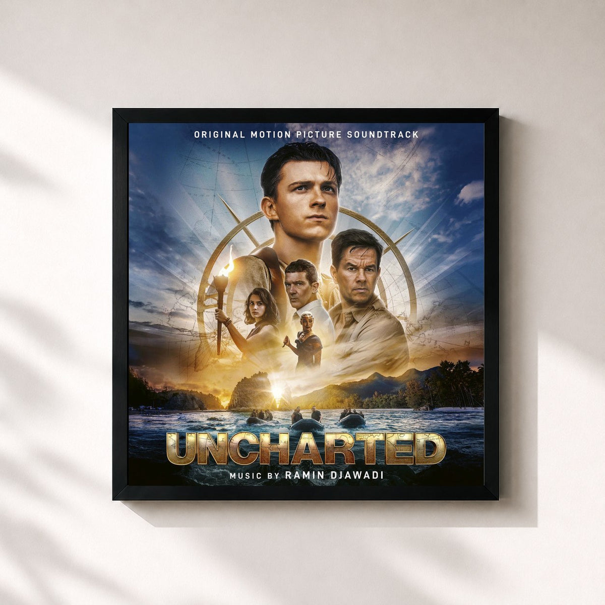 #noir Tableau carré de l'album Uncharted (Original Motion Picture Soundtrack) de Ramin Djawadi, cadre noir 32x32 cm