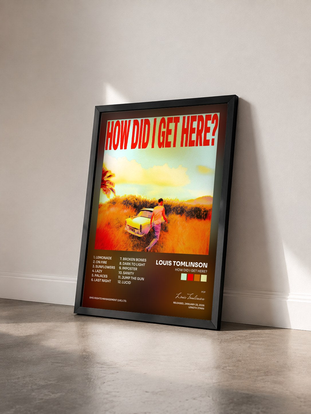 #noir How Did I Get Here? di Louis Tomlinson in stampa incorniciata vista di tre quarti, cornice nera