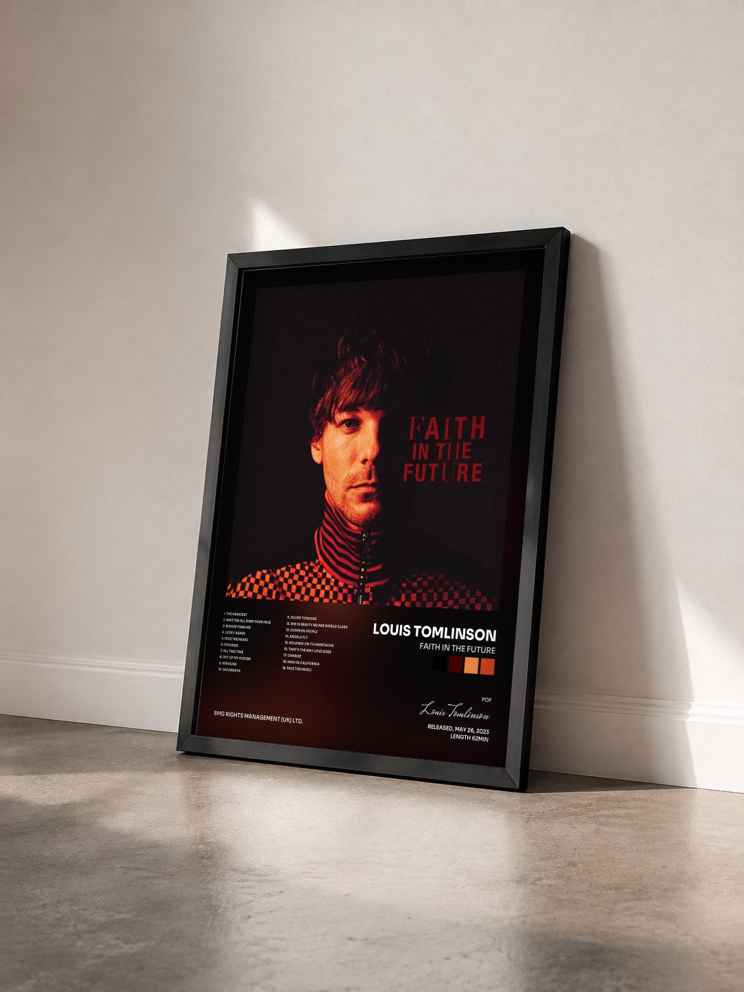 #noir Faith In The Future di Louis Tomlinson in stampa incorniciata vista di tre quarti, cornice nera