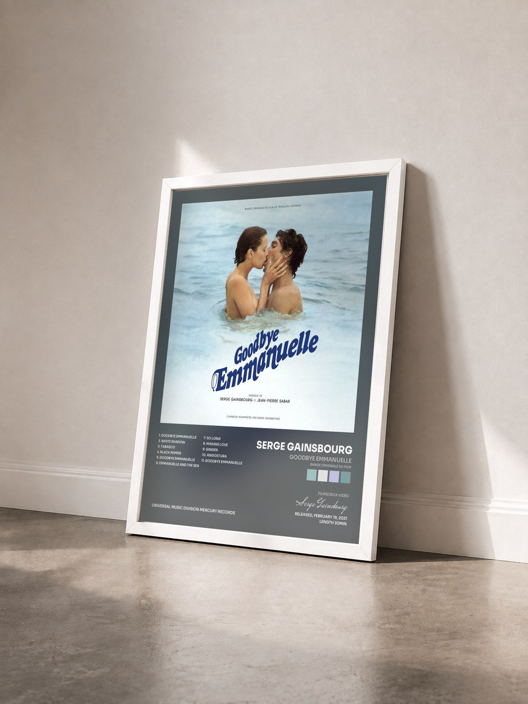 #blanc Tableau de l'album Goodbye Emmanuelle (Bande originale du film) de Serge Gainsbourg vu de trois quarts, cadre blanc