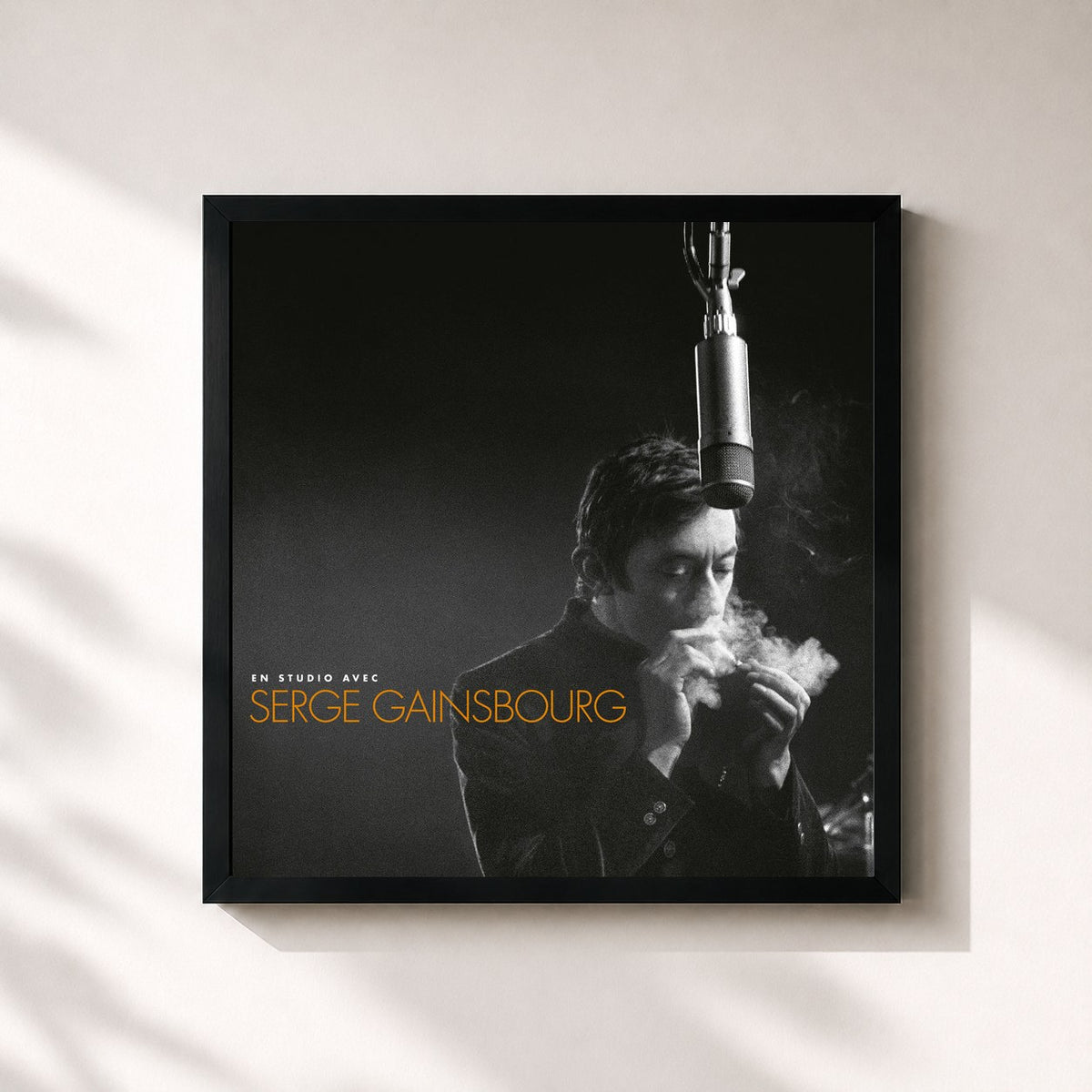 #noir Tableau carré de l'album En studio avec Serge Gainsbourg de Serge Gainsbourg, cadre noir 32x32 cm