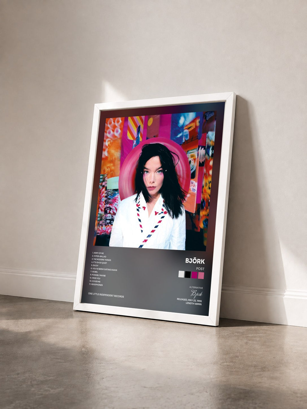 #blanc Post von Björk als gerahmter Kunstdruck von schräg gesehen, weißer Rahmen