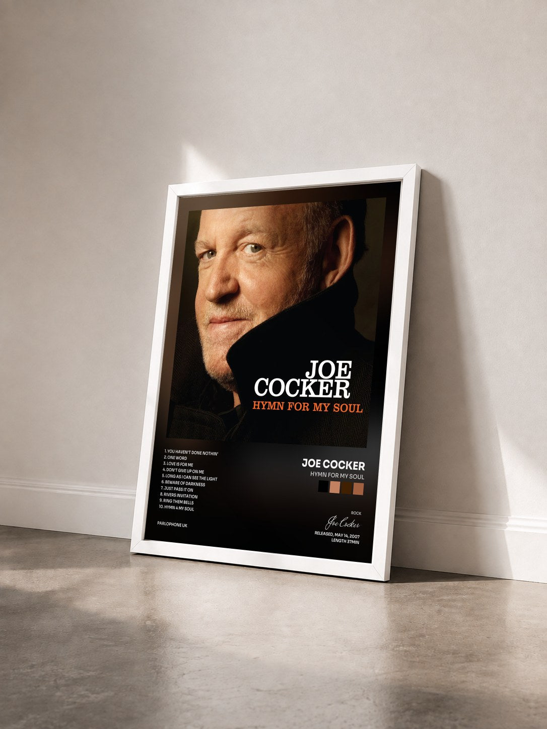 #blanc Hymn for My Soul di Joe Cocker in stampa incorniciata vista di tre quarti, cornice bianca