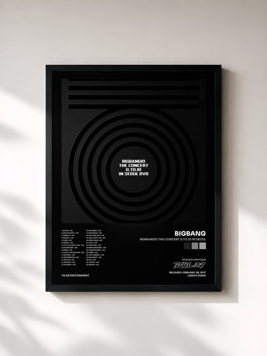 #noir BIGBANG10 THE CONCERT 0.TO.10 IN SEOUL di BIGBANG in stampa incorniciata, cornice nera, stampata e incorniciata in Francia