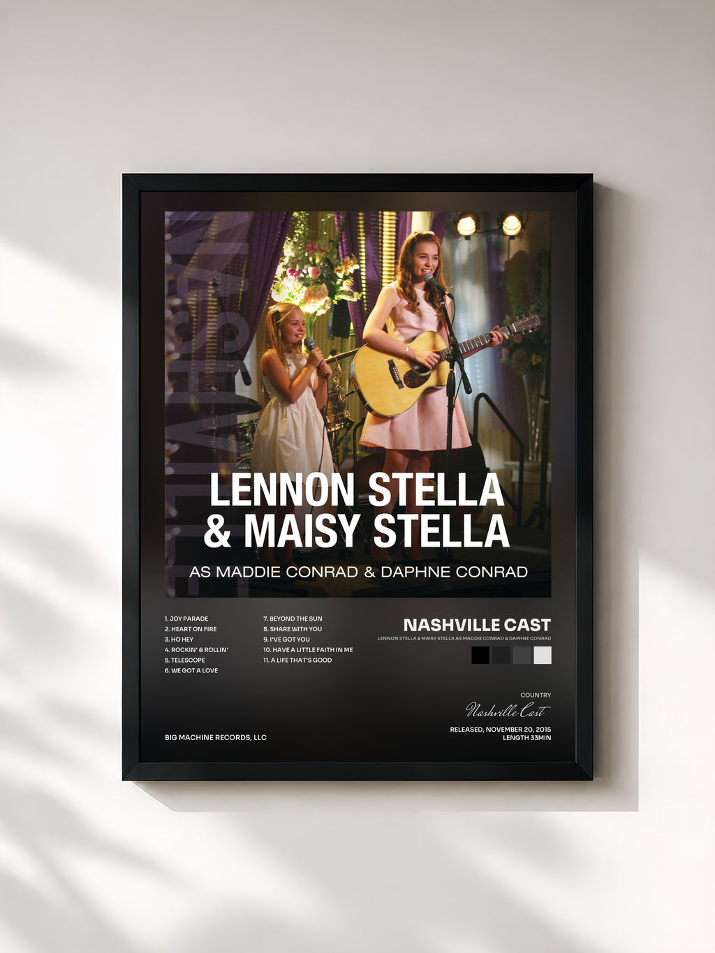 #noir Tableau de l'album Lennon Stella & Maisy Stella As Maddie Conrad & Daphne Conrad de Nashville Cast, cadre noir, imprimé et encadré en France