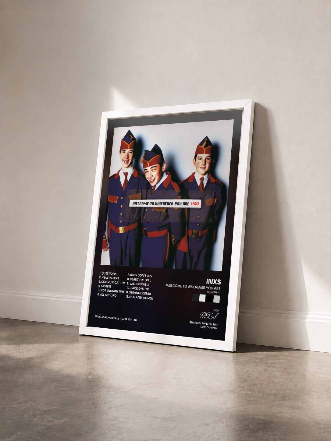 #blanc Tableau de l'album Welcome To Wherever You Are (Remastered) de INXS vu de trois quarts, cadre blanc