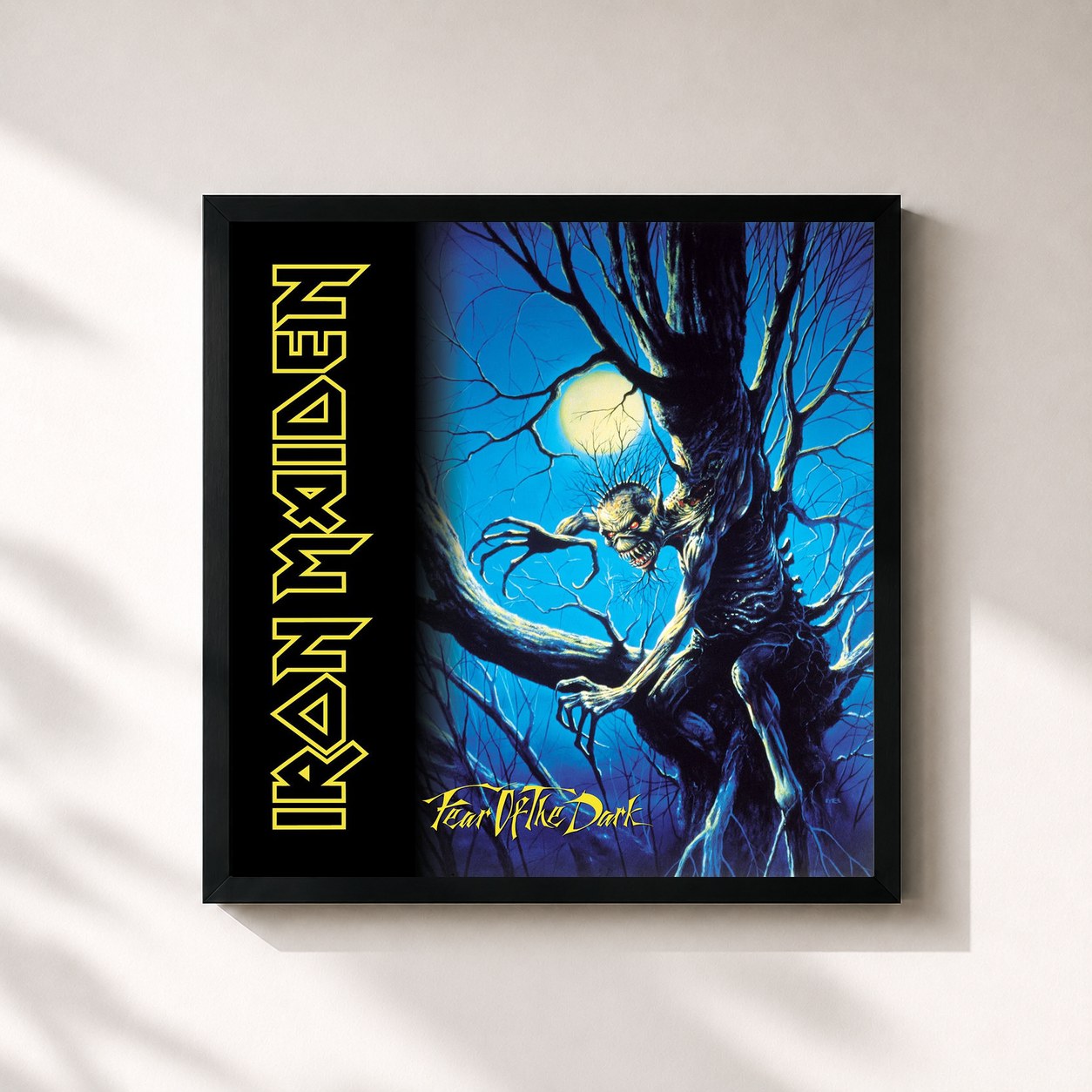 #noir Fear of the Dark (2015 Remaster) de Iron Maiden en lámina cuadrada enmarcada, marco negro de 32x32 cm