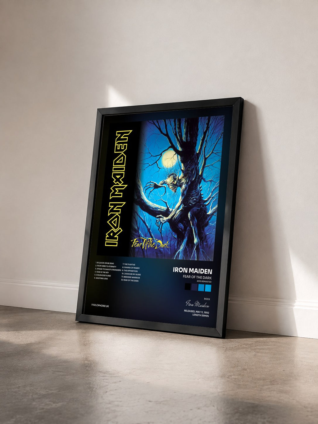 #noir Tableau de l'album Fear of the Dark (2015 Remaster) de Iron Maiden vu de trois quarts, cadre noir