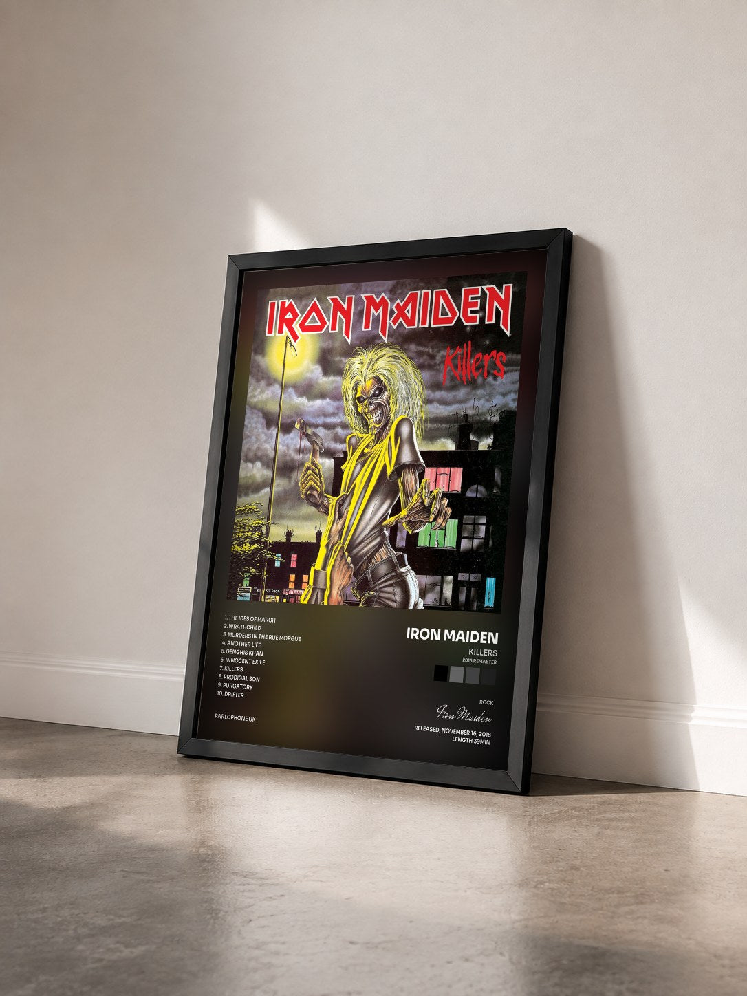 #noir Tableau de l'album Killers (2015 Remaster) de Iron Maiden vu de trois quarts, cadre noir