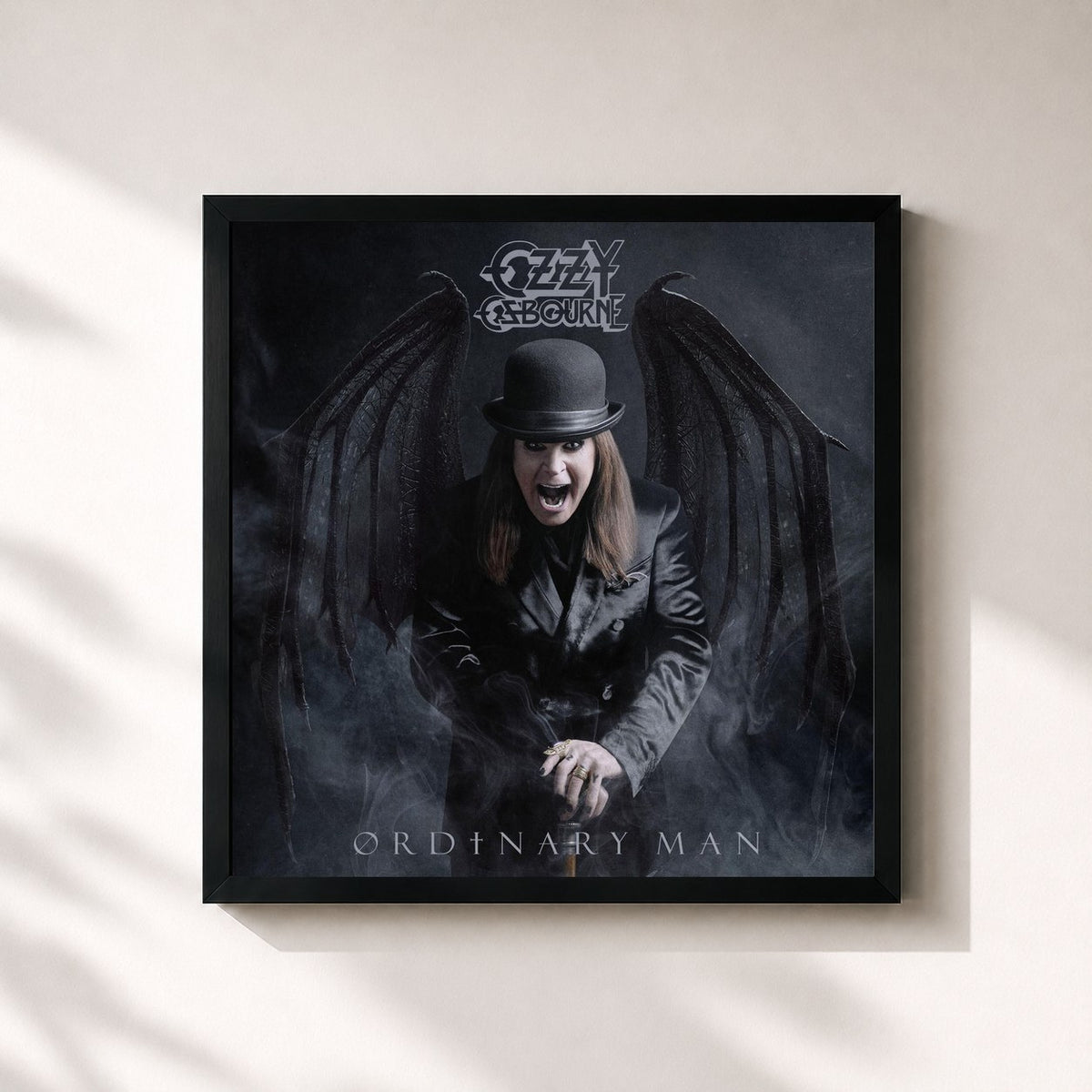 #noir Ordinary Man di Ozzy Osbourne in stampa quadrata incorniciata, cornice nera 32x32 cm