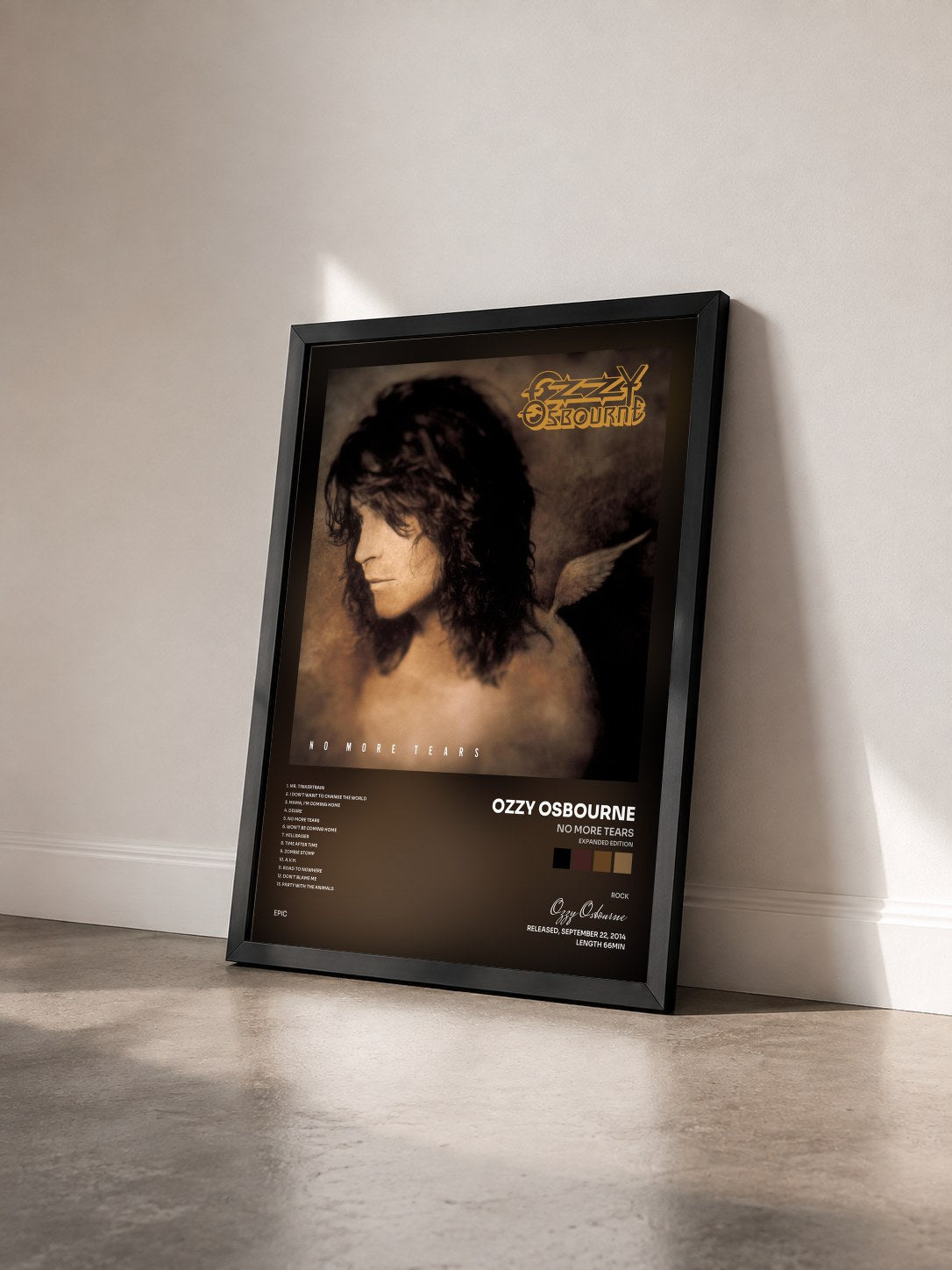 #noir No More Tears (Expanded Edition) di Ozzy Osbourne in stampa incorniciata vista di tre quarti, cornice nera