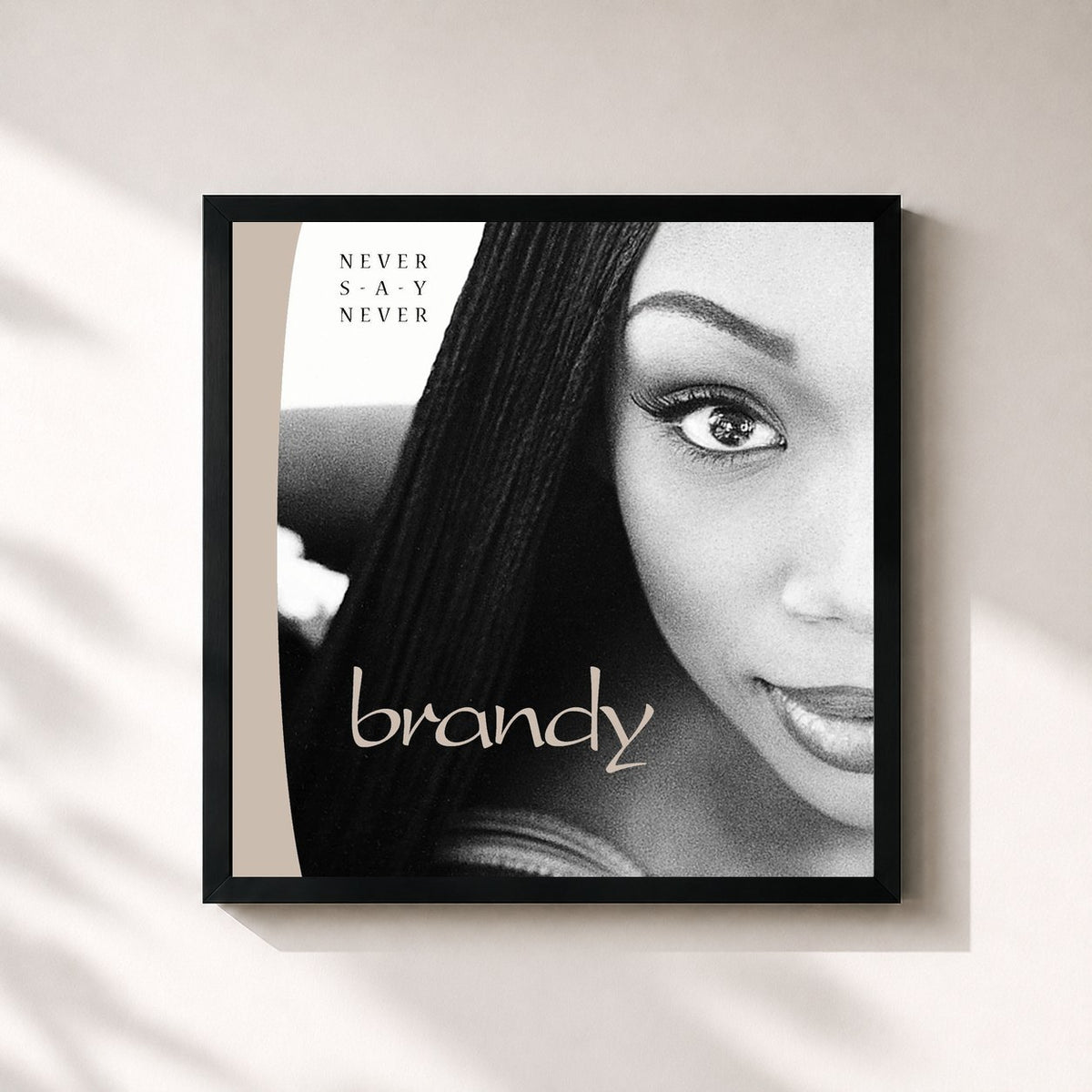 #noir Tableau carré de l'album Never Say Never de Brandy, cadre noir 32x32 cm