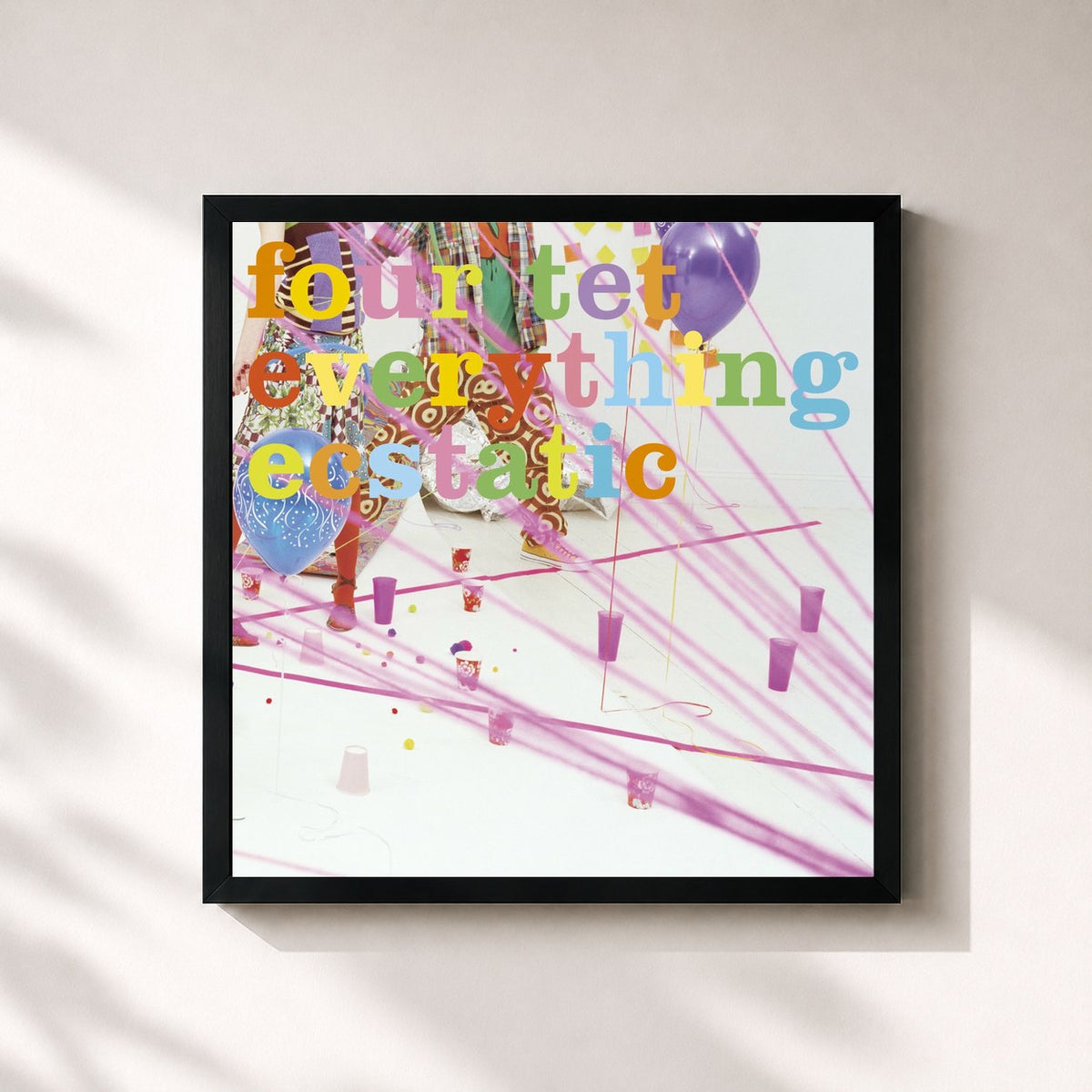 #noir Everything Ecstatic de Four Tet en lámina cuadrada enmarcada, marco negro de 32x32 cm
