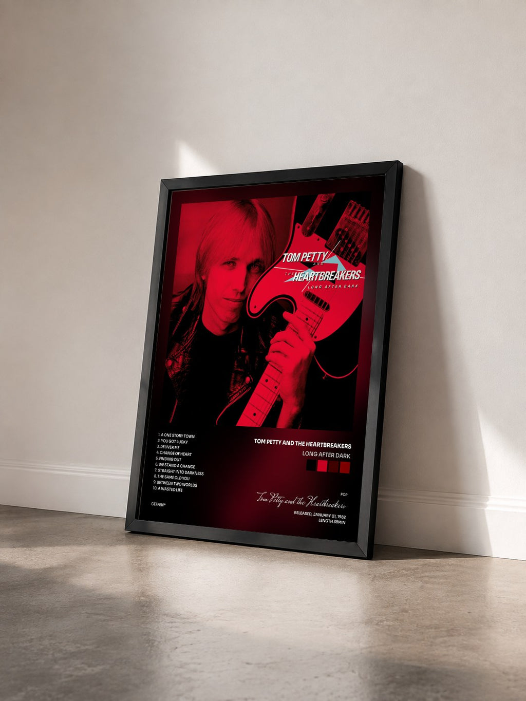 #noir Tableau de l'album Long After Dark de Tom Petty and the Heartbreakers vu de trois quarts, cadre noir