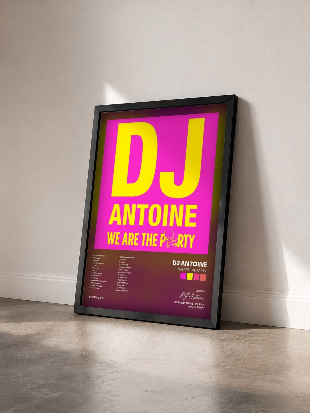 #noir Tableau de l'album We Are the Party de DJ Antoine vu de trois quarts, cadre noir