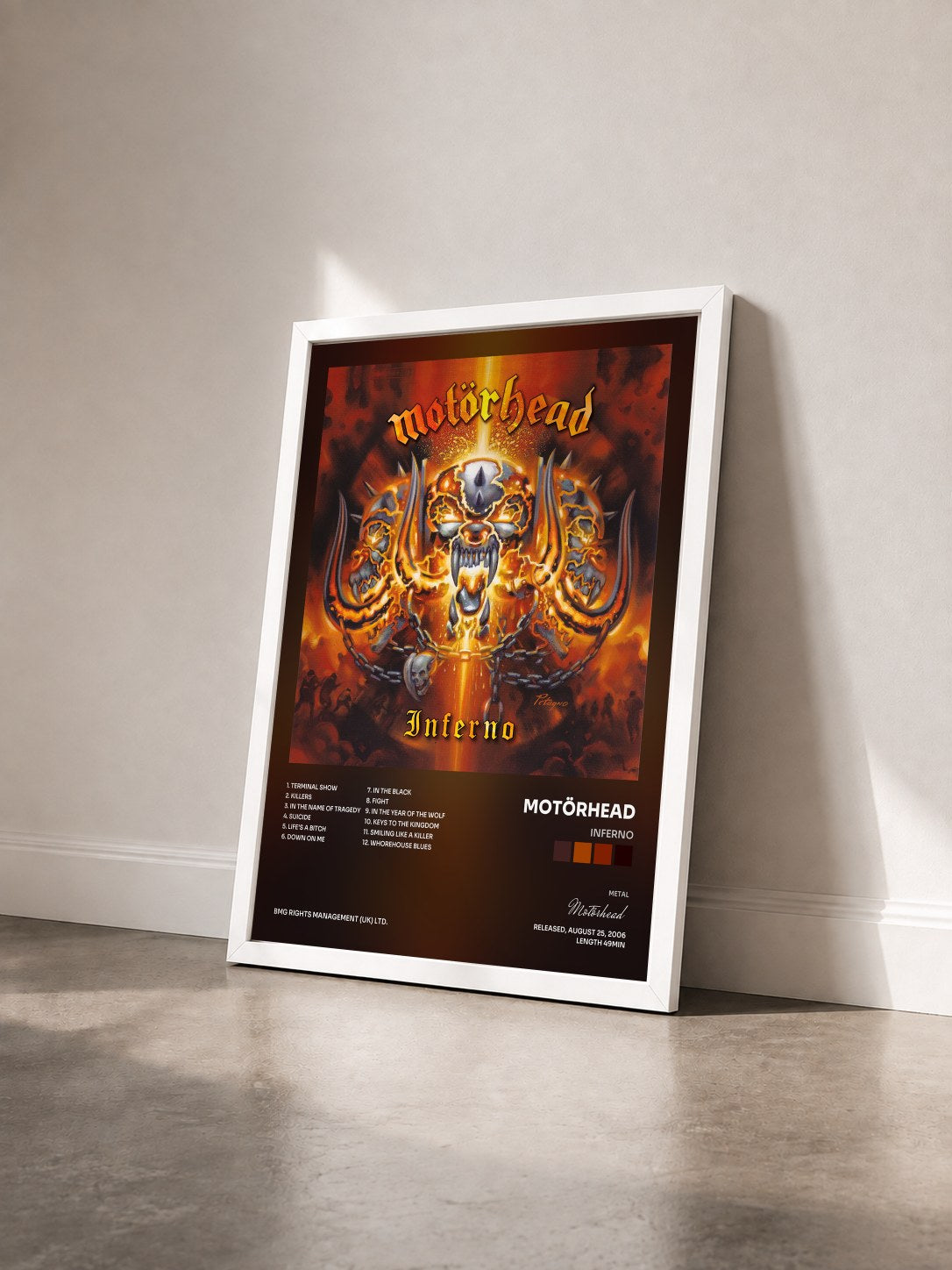 #blanc Tableau de l'album Inferno de Motörhead vu de trois quarts, cadre blanc