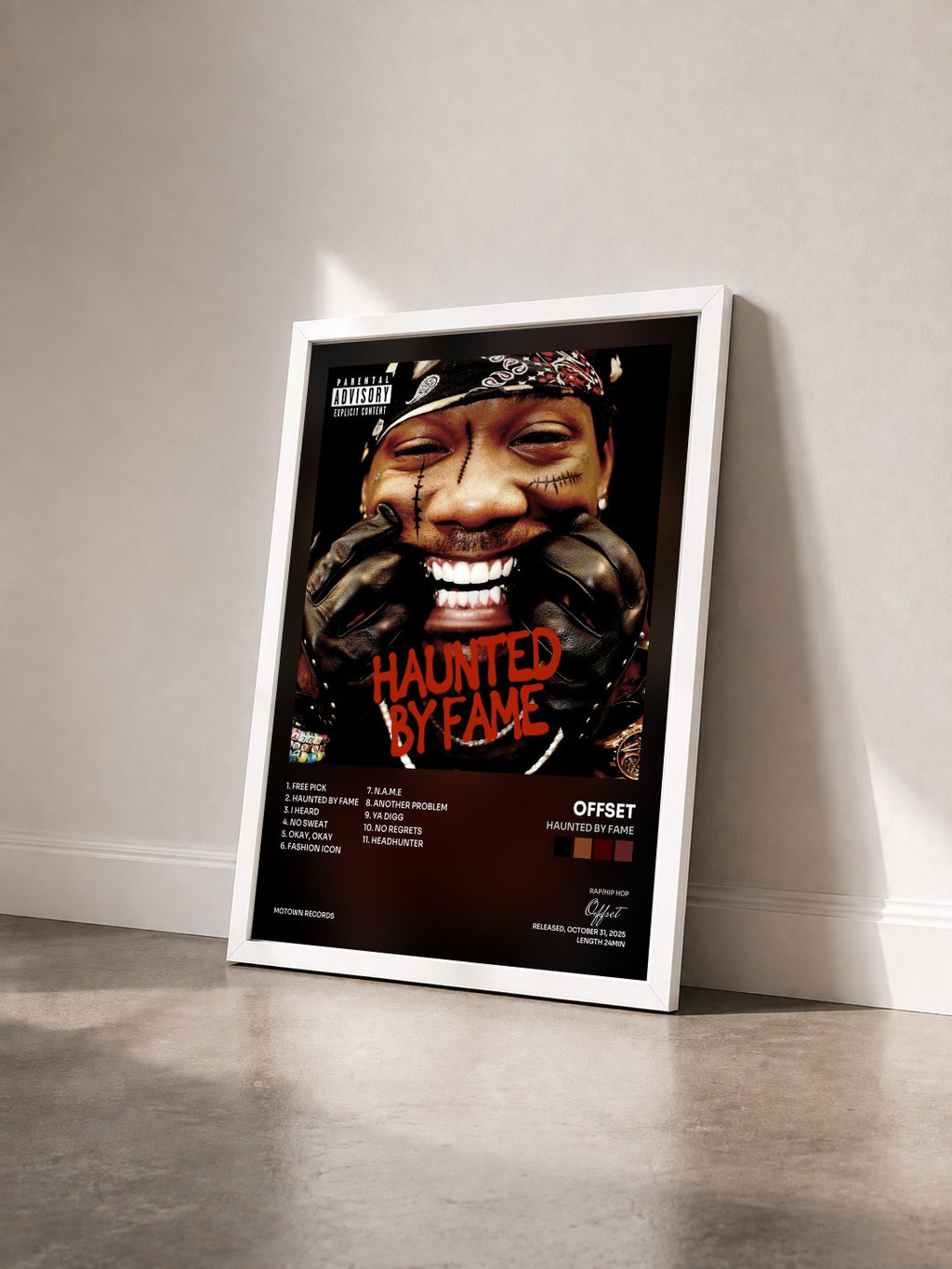 #blanc HAUNTED BY FAME von Offset als gerahmter Kunstdruck von schräg gesehen, weißer Rahmen