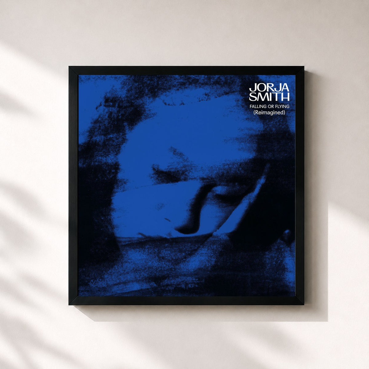 #noir falling or flying (Reimagined) von Jorja Smith als quadratischer Kunstdruck, schwarzer Rahmen 32x32 cm