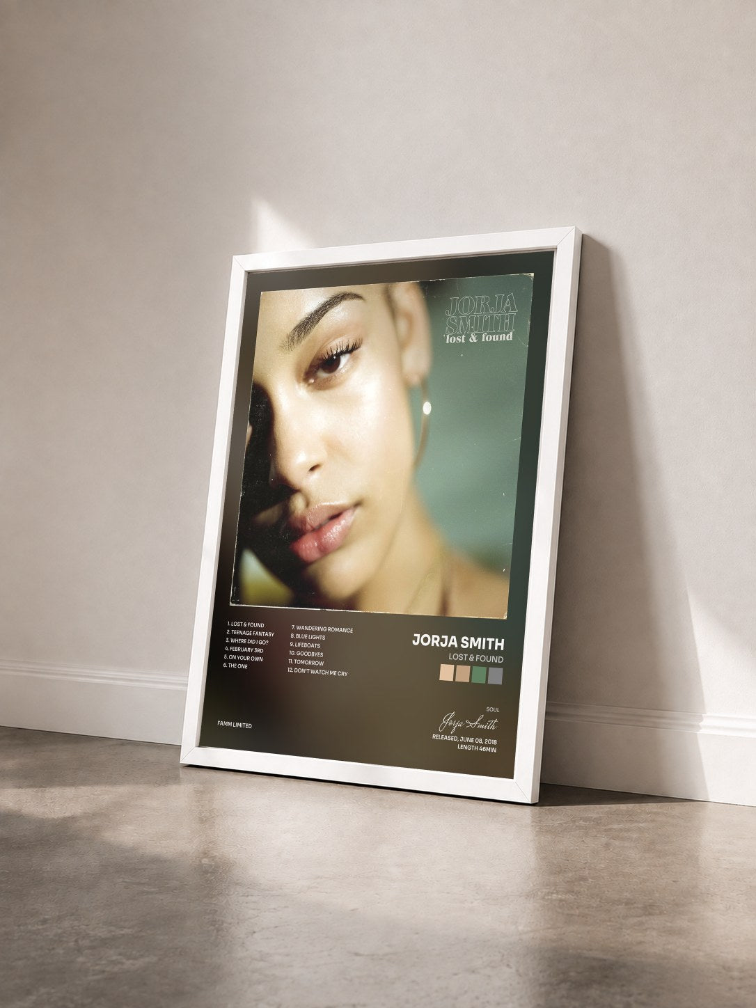 #blanc Tableau de l'album Lost & Found de Jorja Smith vu de trois quarts, cadre blanc