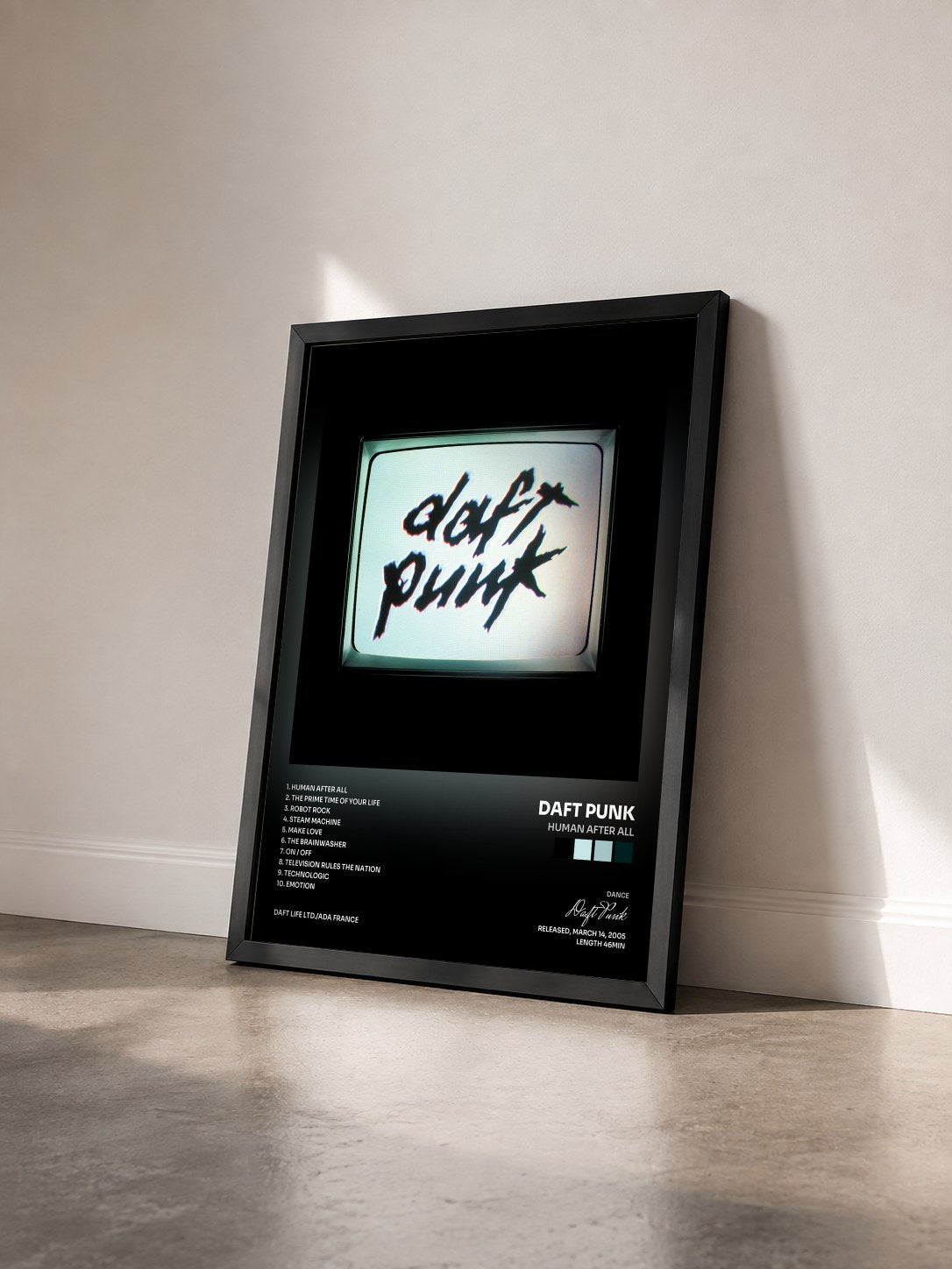 #noir Tableau de l'album Human After All de Daft Punk vu de trois quarts, cadre noir