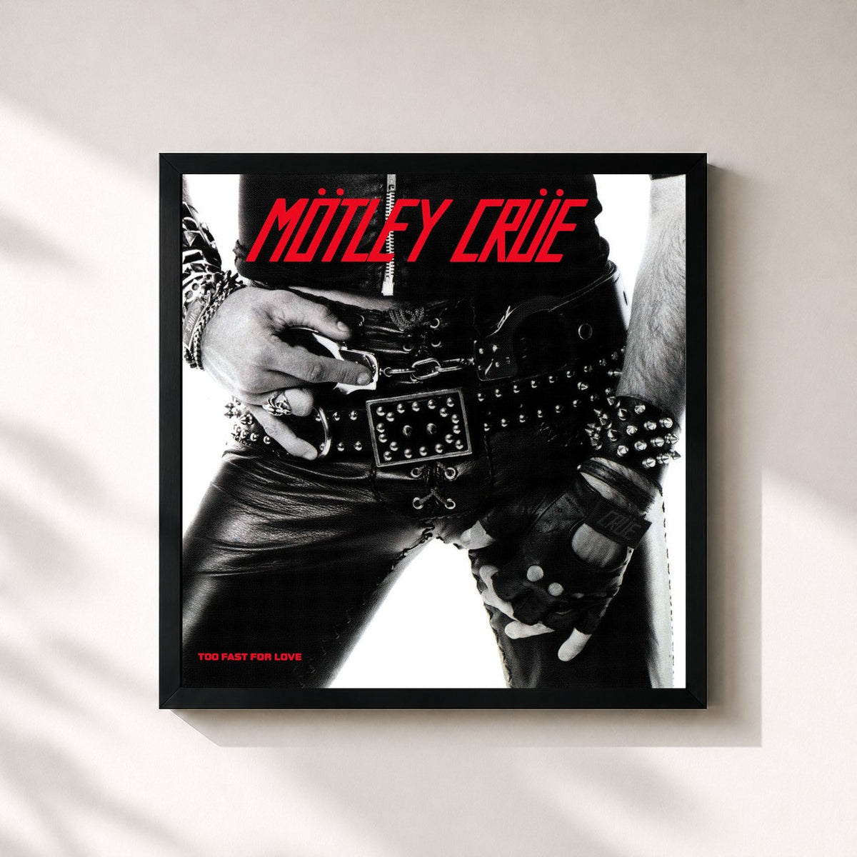 #noir Tableau carré de l'album Too Fast For Love (Deluxe Version) de Mötley Crüe, cadre noir 32x32 cm