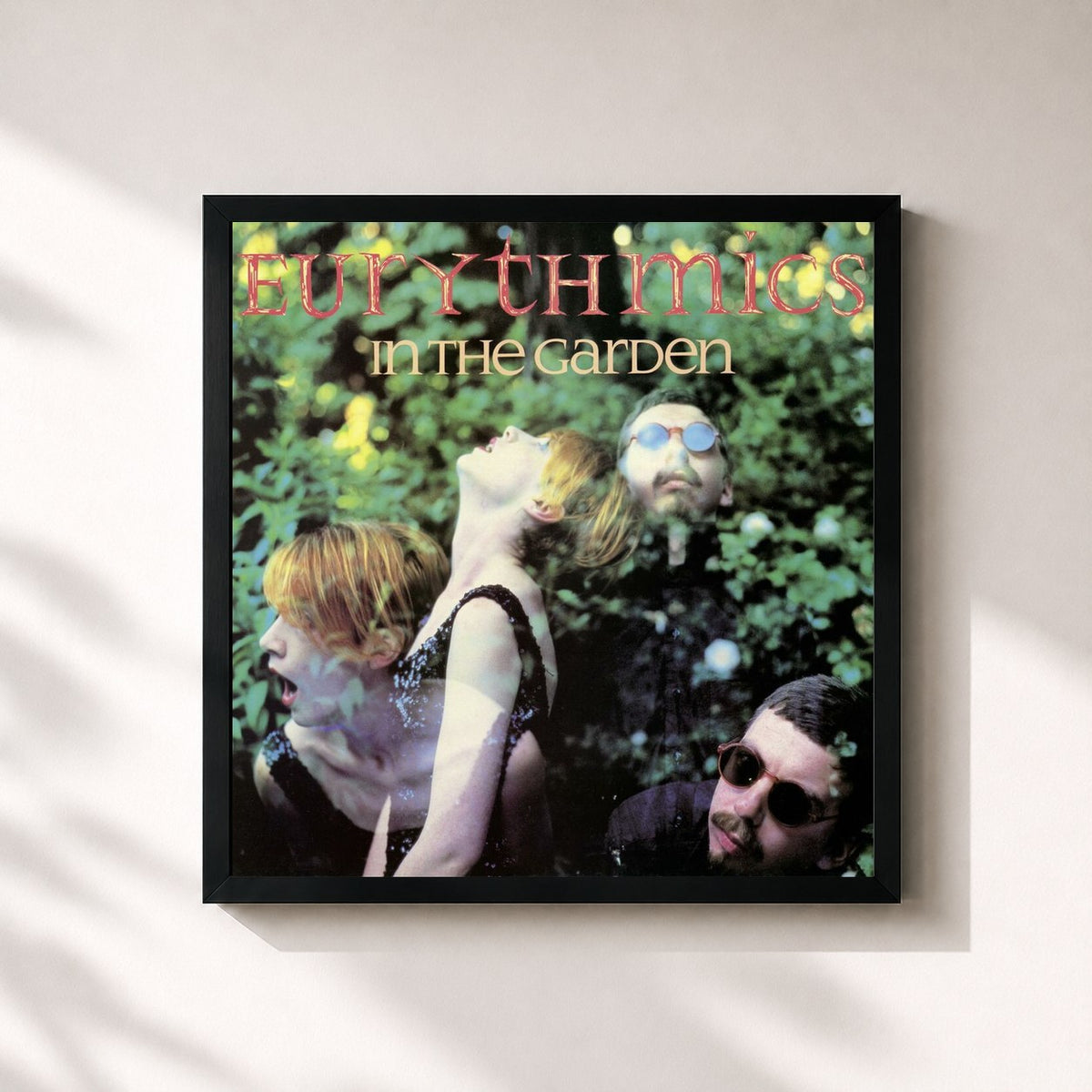 #noir Tableau carré de l'album In the Garden (2018 Remastered) de Eurythmics, cadre noir 32x32 cm