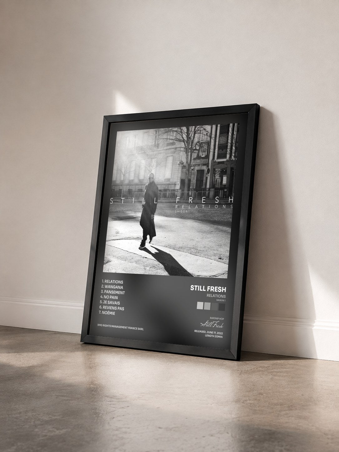 #noir Tableau de l'album RELATIONS (SAISON 1) de Still Fresh vu de trois quarts, cadre noir