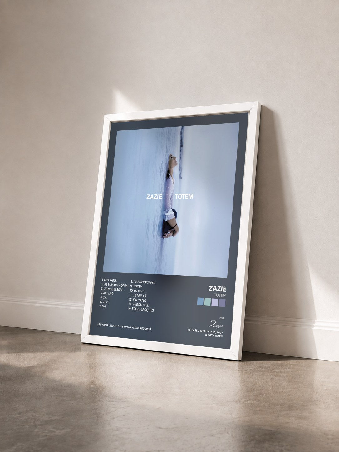 #blanc Tableau de l'album Totem de Zazie vu de trois quarts, cadre blanc
