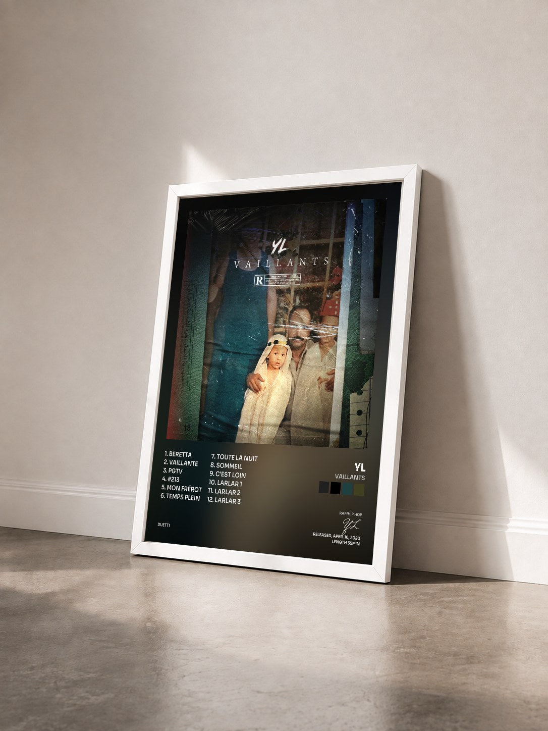 #blanc Tableau de l'album Vaillants de YL vu de trois quarts, cadre blanc