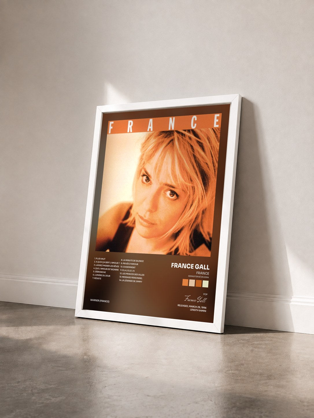 #blanc France (Remasterisé en 2004) de France Gall en lámina enmarcada vista de tres cuartos, marco blanco