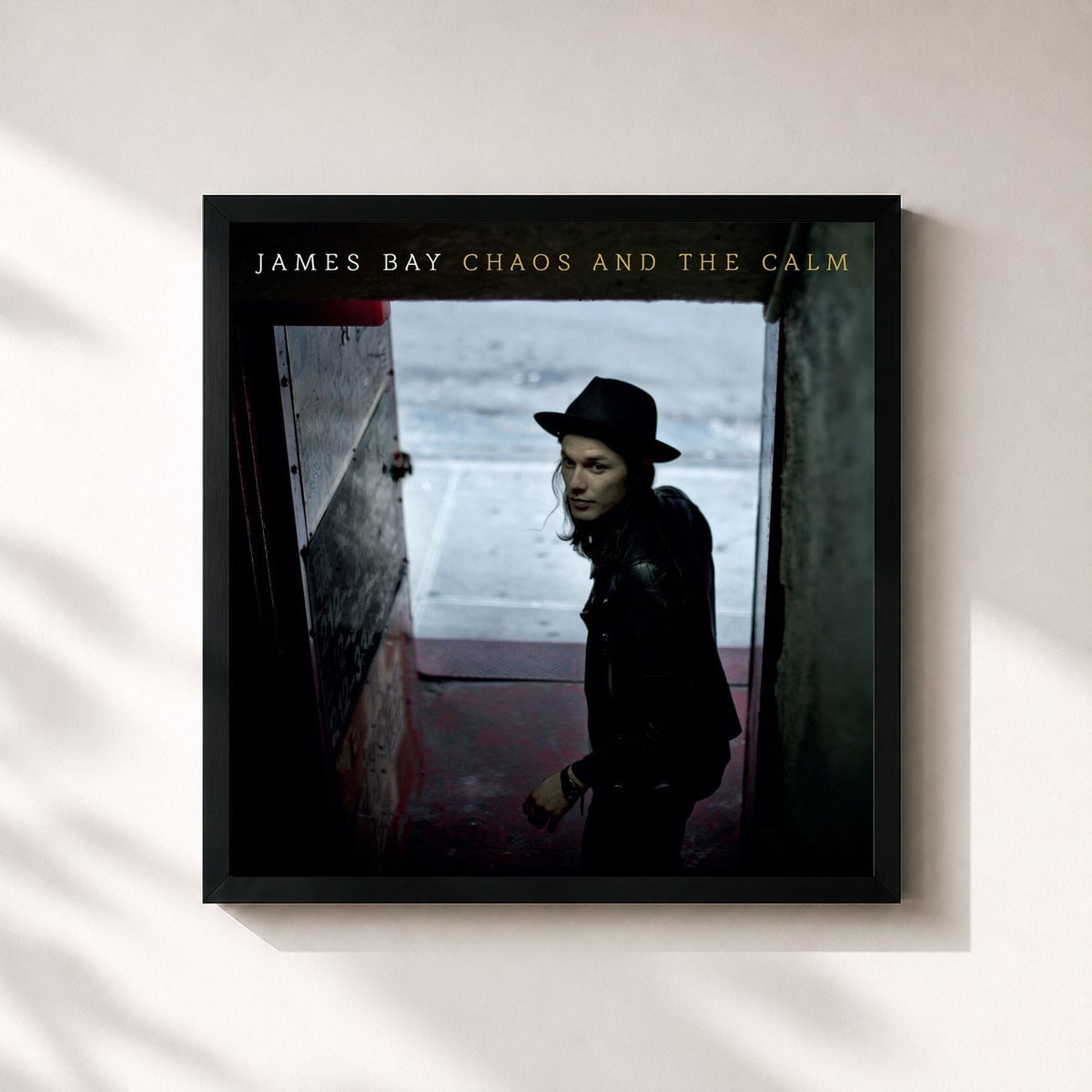 #noir Tableau carré de l'album Chaos And The Calm de James Bay, cadre noir 32x32 cm