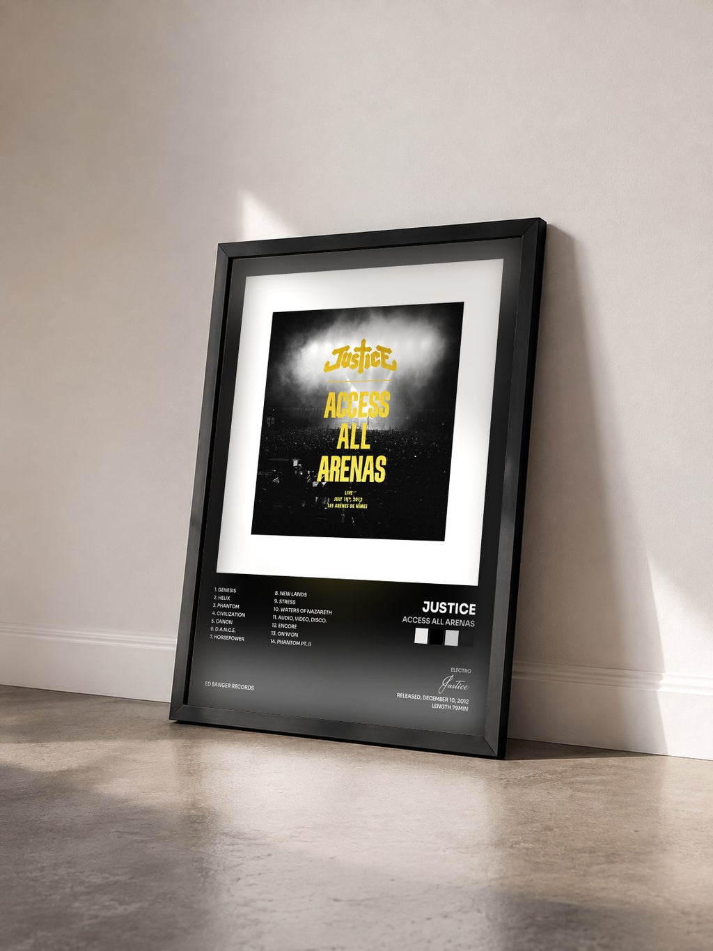 #noir Tableau de l'album Access All Arenas de Justice vu de trois quarts, cadre noir