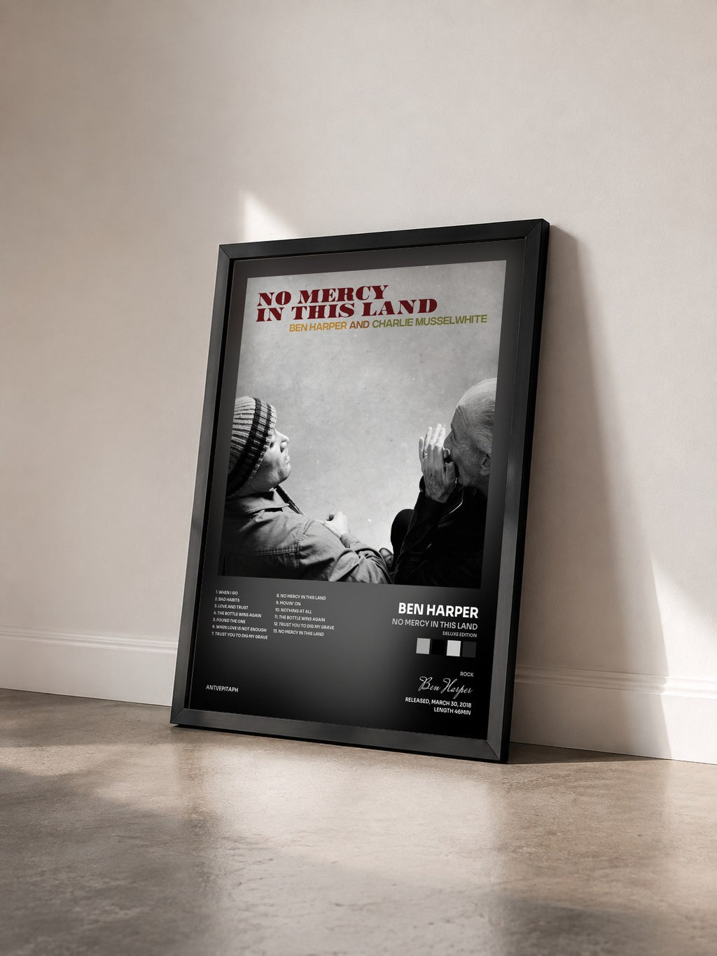 #noir No Mercy In This Land (Deluxe Edition) von Ben Harper als gerahmter Kunstdruck von schräg gesehen, schwarzer Rahmen