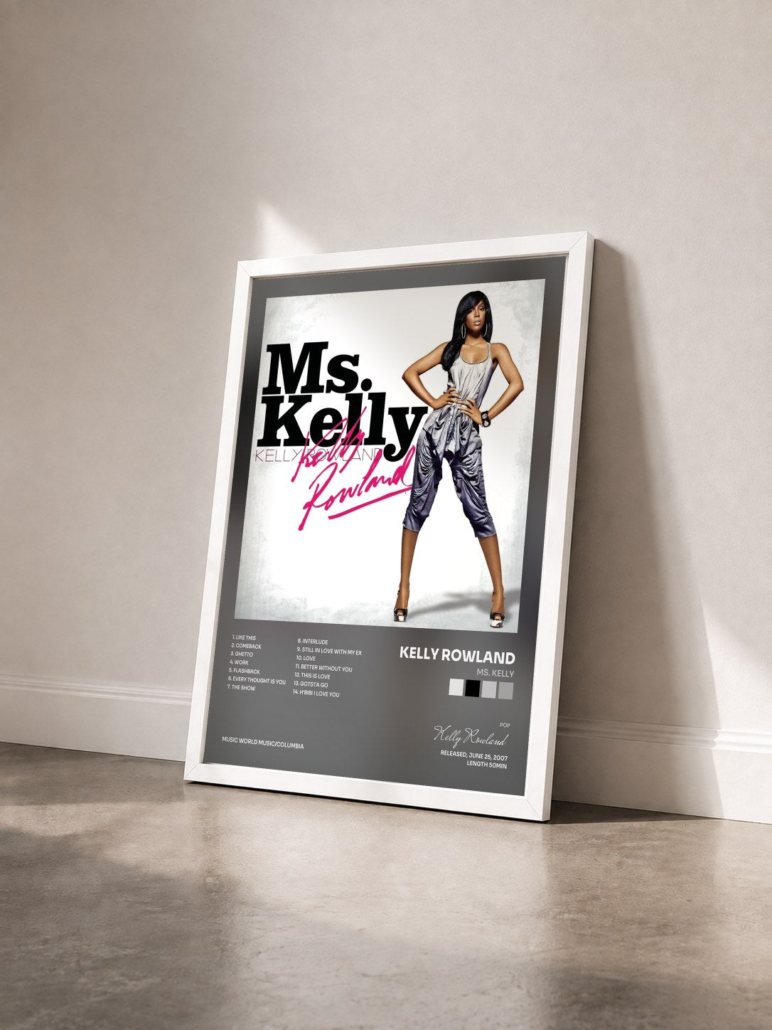 #blanc Tableau de l'album Ms. Kelly de Kelly Rowland vu de trois quarts, cadre blanc
