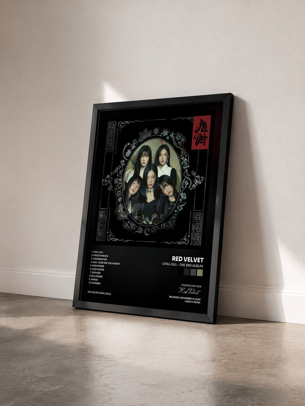 #noir Tableau de l'album Chill Kill - The 3rd Album de Red Velvet vu de trois quarts, cadre noir