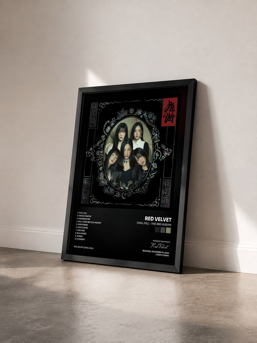 #noir Tableau de l'album Chill Kill - The 3rd Album de Red Velvet vu de trois quarts, cadre noir