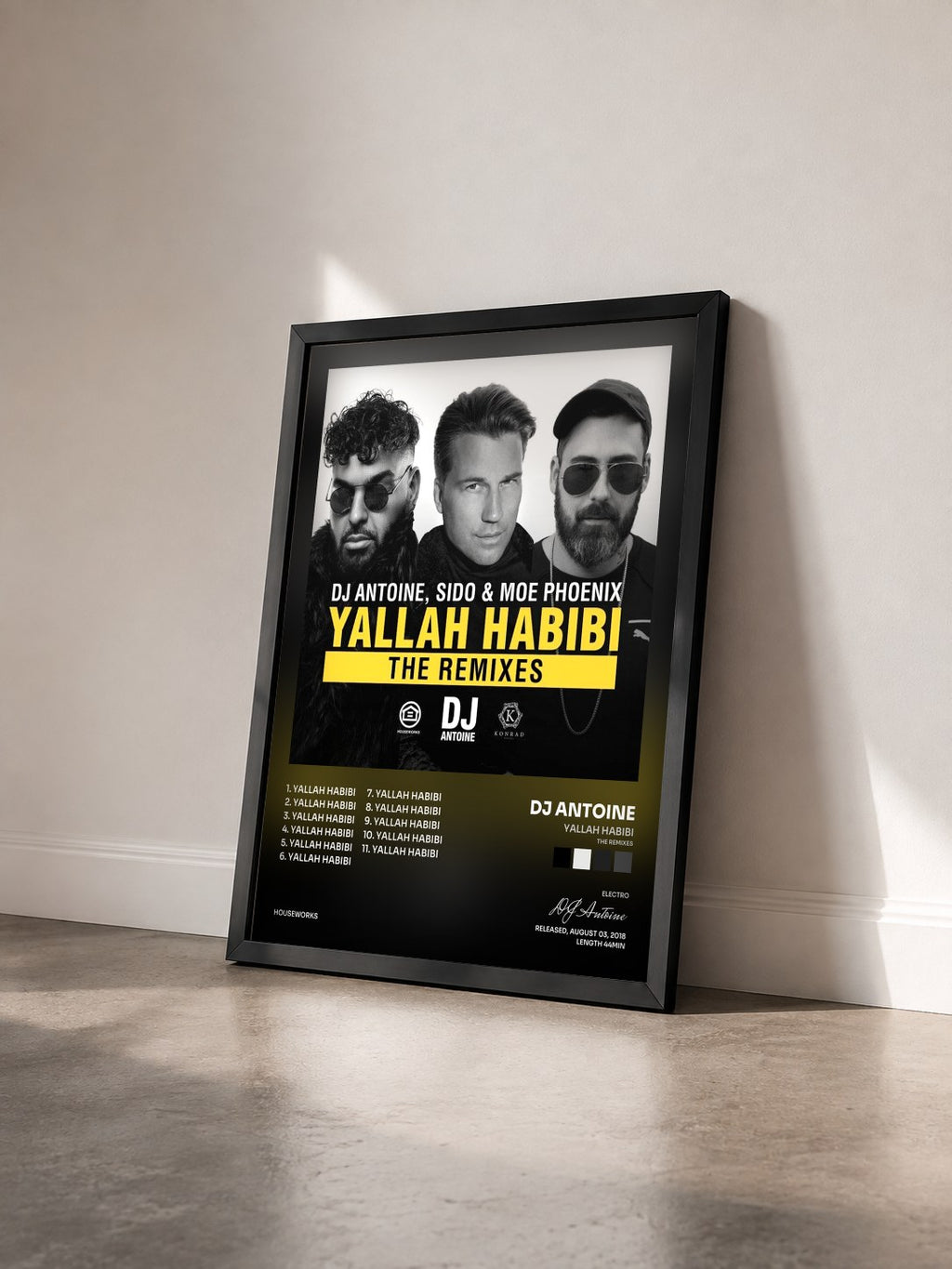 #noir Tableau de l'album Yallah Habibi (The Remixes) de DJ Antoine vu de trois quarts, cadre noir