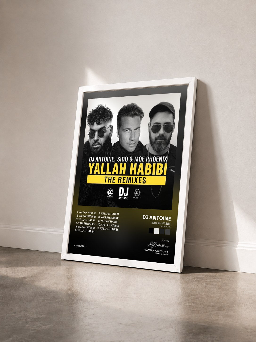#blanc Tableau de l'album Yallah Habibi (The Remixes) de DJ Antoine vu de trois quarts, cadre blanc