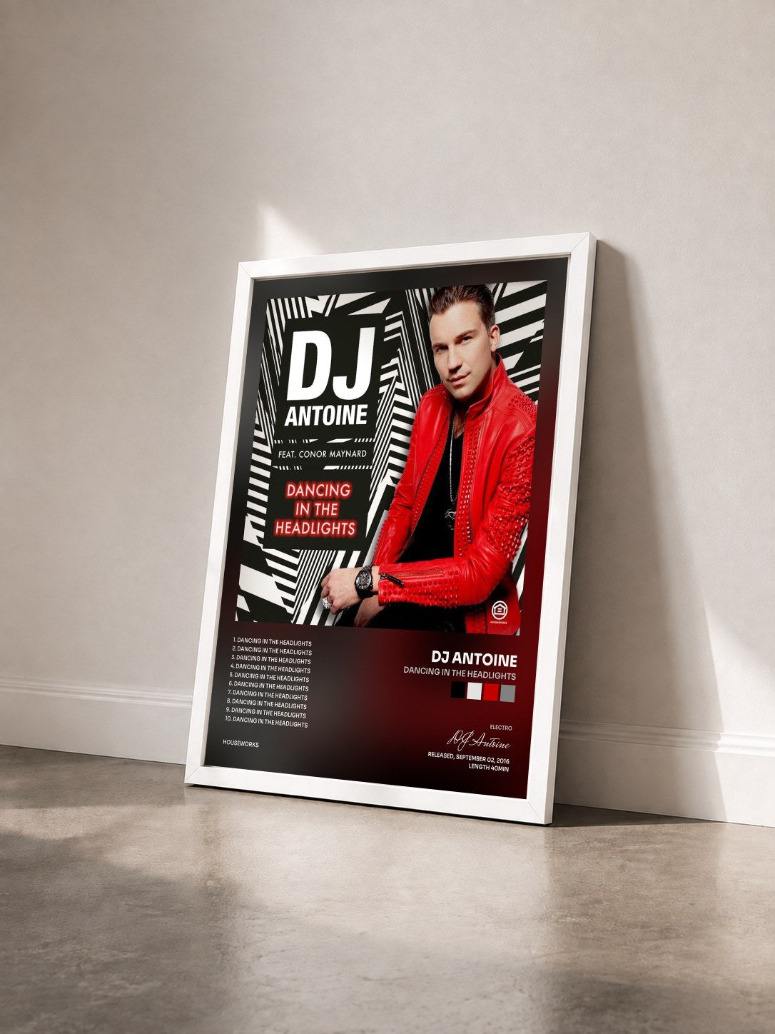 #blanc Tableau de l'album Dancing in the Headlights de DJ Antoine vu de trois quarts, cadre blanc