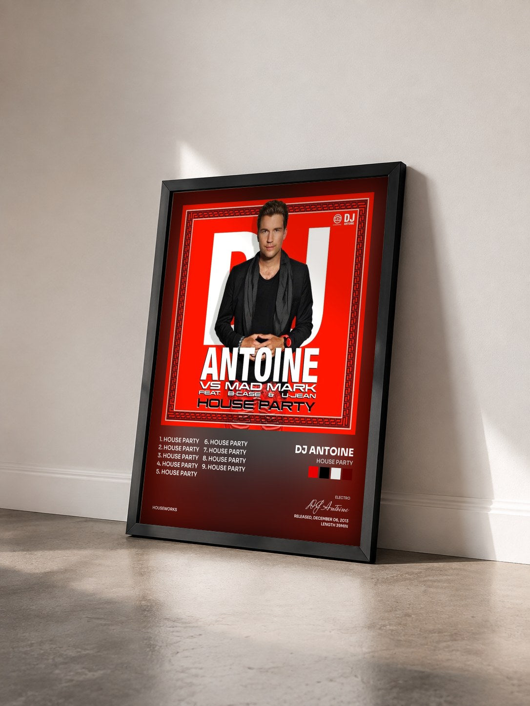 #noir Tableau de l'album House Party de DJ Antoine vu de trois quarts, cadre noir