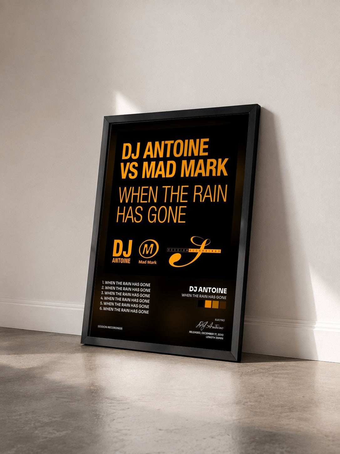 #noir Tableau de l'album When the Rain Has Gone de DJ Antoine vu de trois quarts, cadre noir