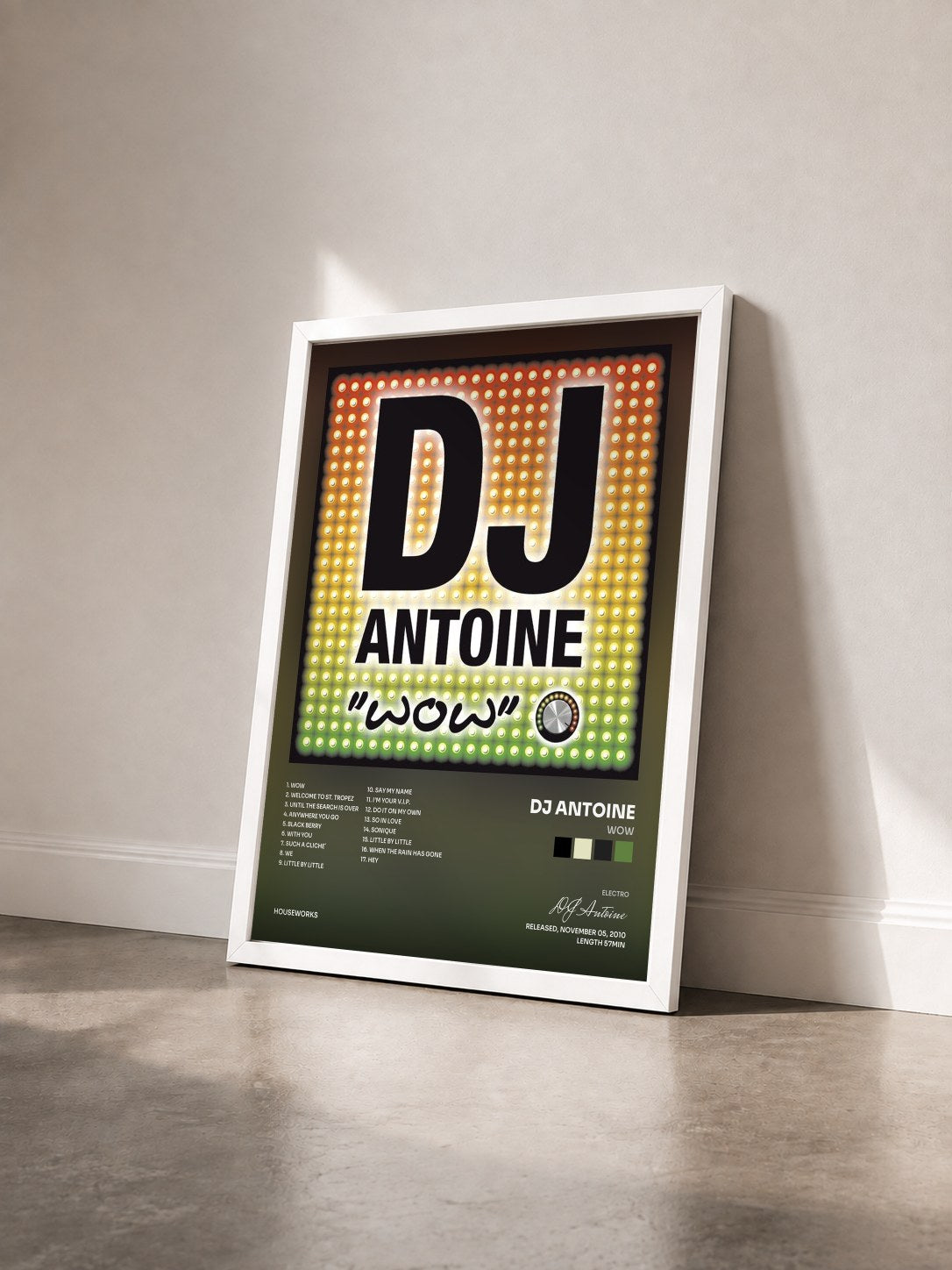 #blanc Tableau de l'album WOW de DJ Antoine vu de trois quarts, cadre blanc