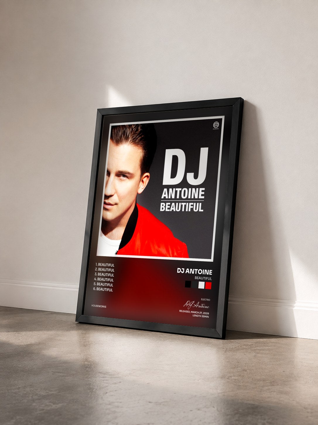 #noir Tableau de l'album Beautiful de DJ Antoine vu de trois quarts, cadre noir