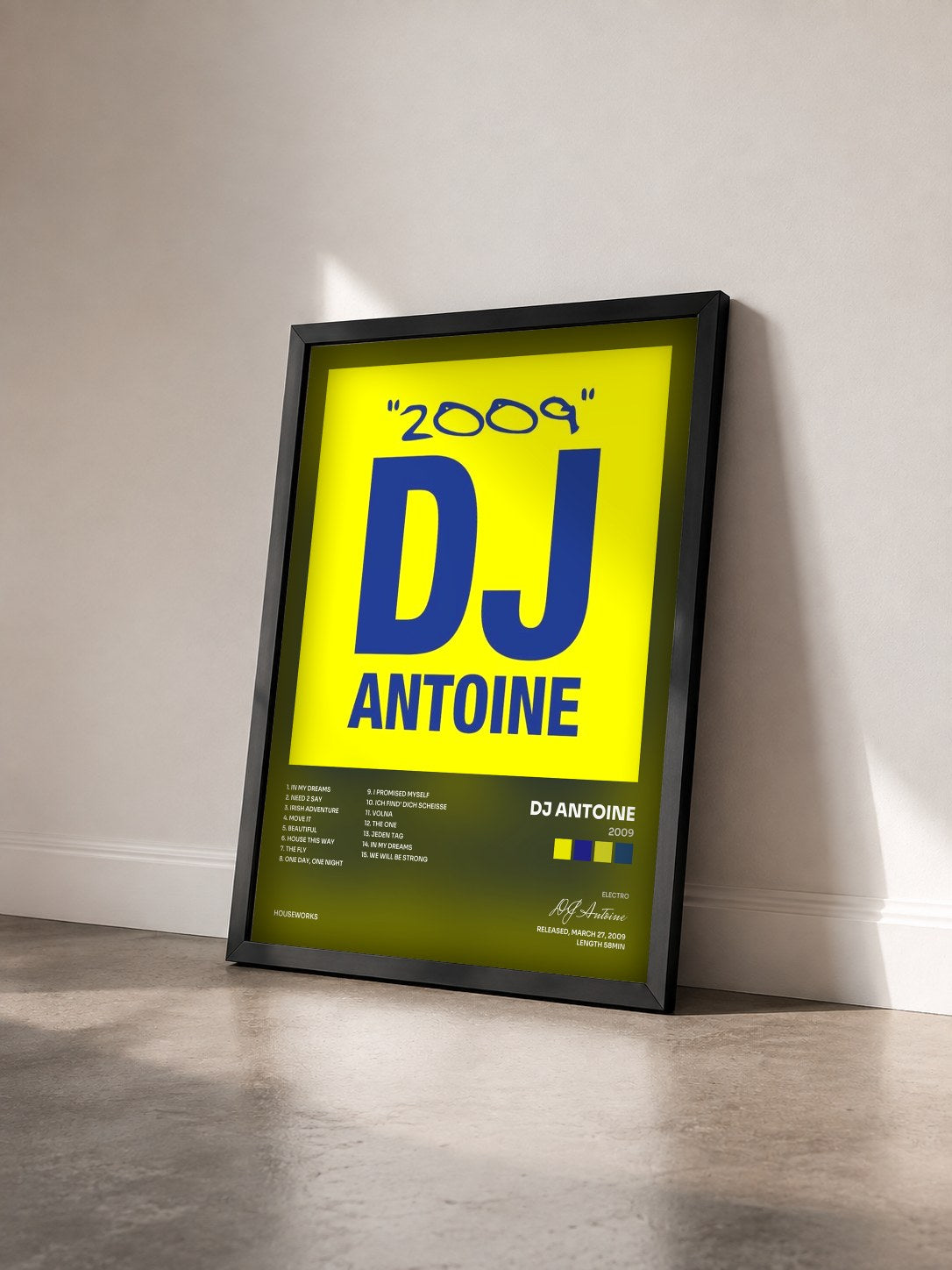 #noir Tableau de l'album 2009 de DJ Antoine vu de trois quarts, cadre noir