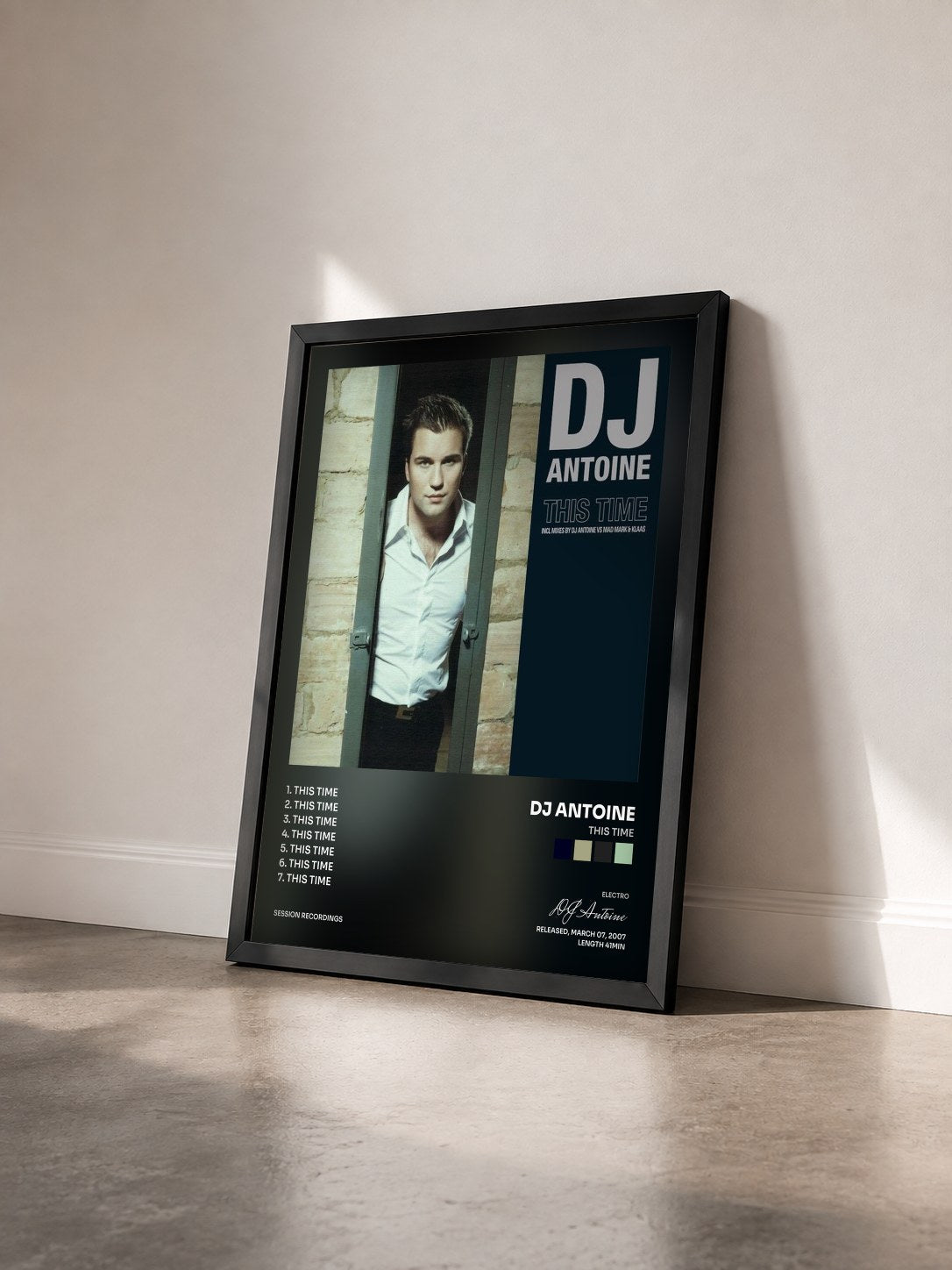 #noir Tableau de l'album This Time de DJ Antoine vu de trois quarts, cadre noir