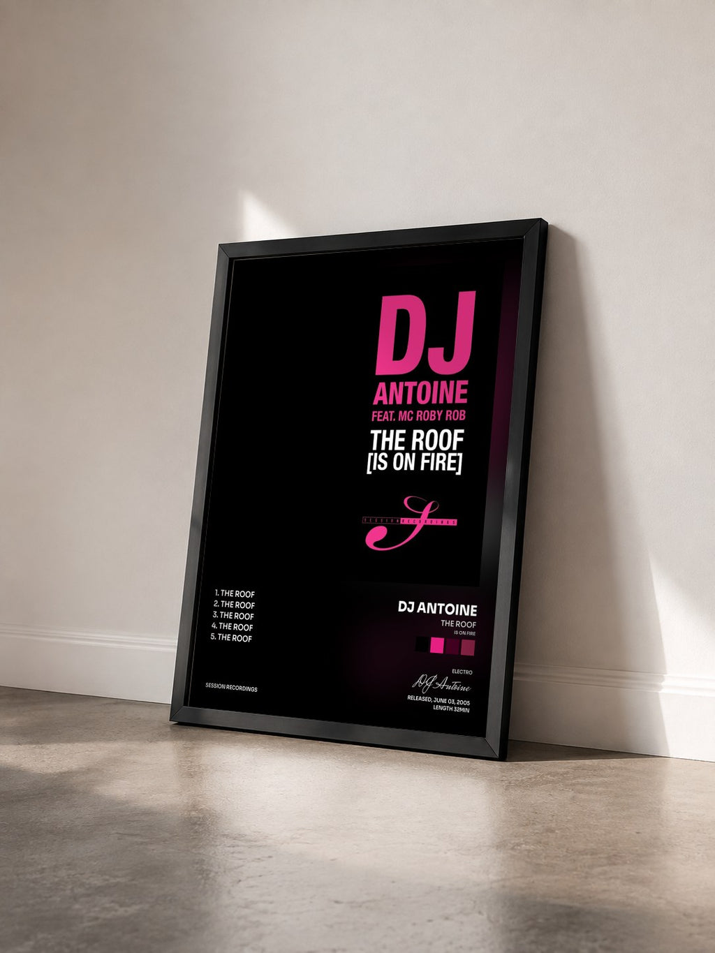 #noir Tableau de l'album The Roof (Is on Fire) de DJ Antoine vu de trois quarts, cadre noir
