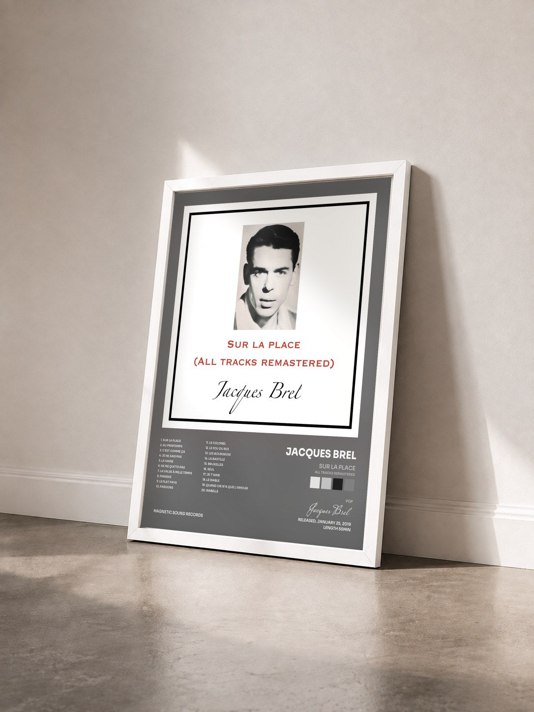 #blanc Tableau de l'album Sur la place (All Tracks Remastered) de Jacques Brel vu de trois quarts, cadre blanc