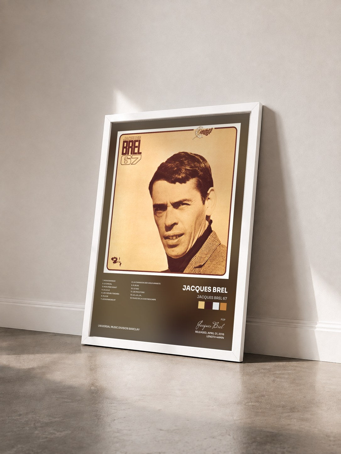 #blanc Tableau de l'album Jacques Brel 67 de Jacques Brel vu de trois quarts, cadre blanc
